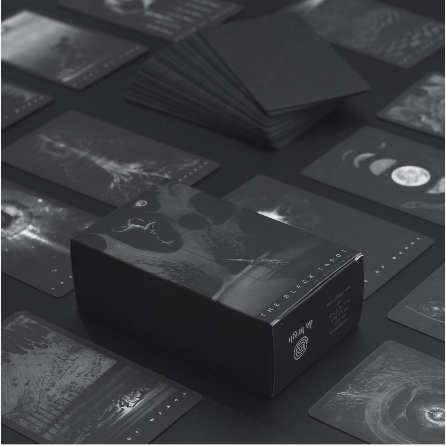 Da Brigh Black Tarot Deck